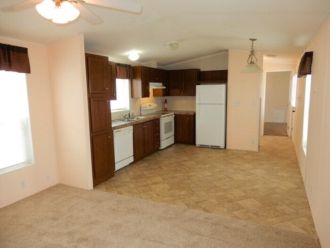 Building Photo - 2340 Strand Ave
