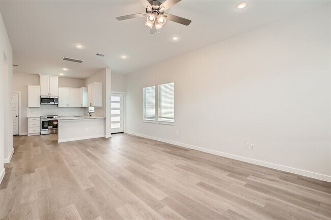 Foto del edificio - 33110 Willow Hts Ln