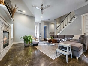 Building Photo - 803B Dawson Rd