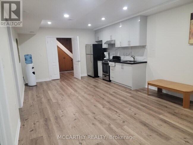 Photo du bâtiment - 6196 County 9 Rd