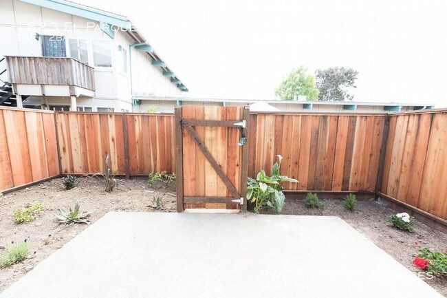 Building Photo - 1823 El Parque Ct