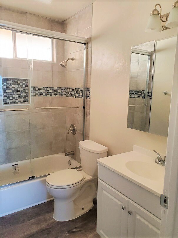 Foto del edificio - 12704 Cedar Ave