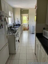 Building Photo - 10 Fessenden Rd