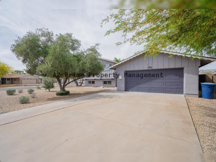 Primary Photo - 1104 E Bell De Mar Dr
