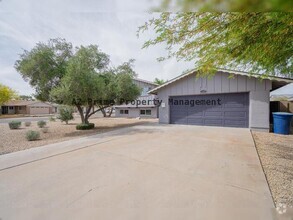 Building Photo - 1104 E Bell De Mar Dr