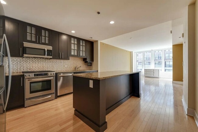 Photo - 1125 Maxwell Ln Apartment