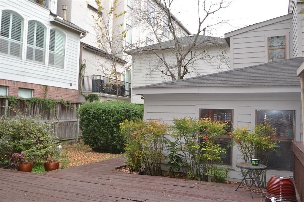 211 Drew St Unit 2/1, Houston, TX 77006 Room for Rent in Houston, TX