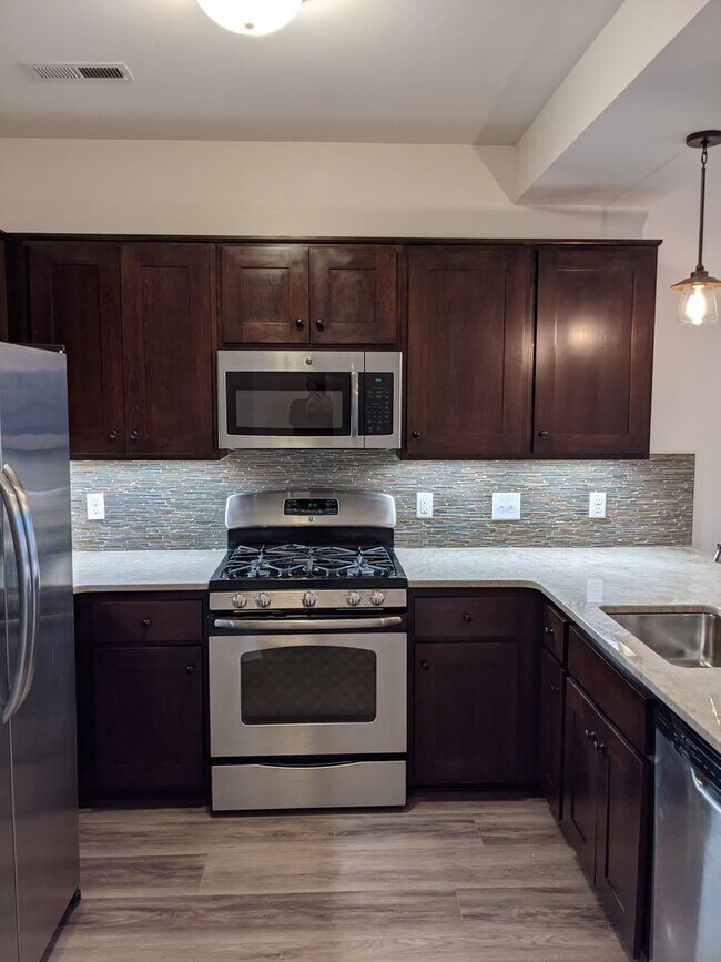 Foto del edificio - Gorgeous 2-Bedroom Townhouse in the Penins...