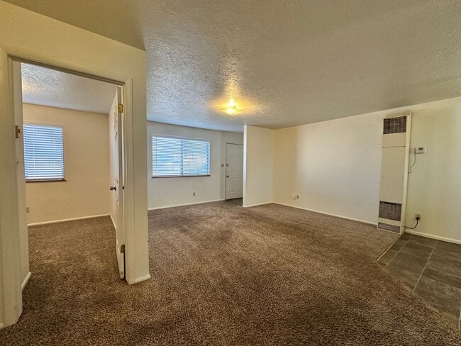 Foto del edificio - 2 Bedroom, 1 Bathroom Twin Home