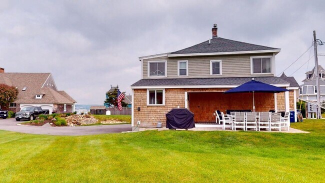 Foto del edificio - Ocean View Retreat in York Beach, Maine: F...