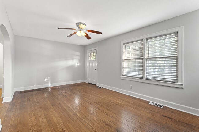 Foto del edificio - 1617 Liberty Rd