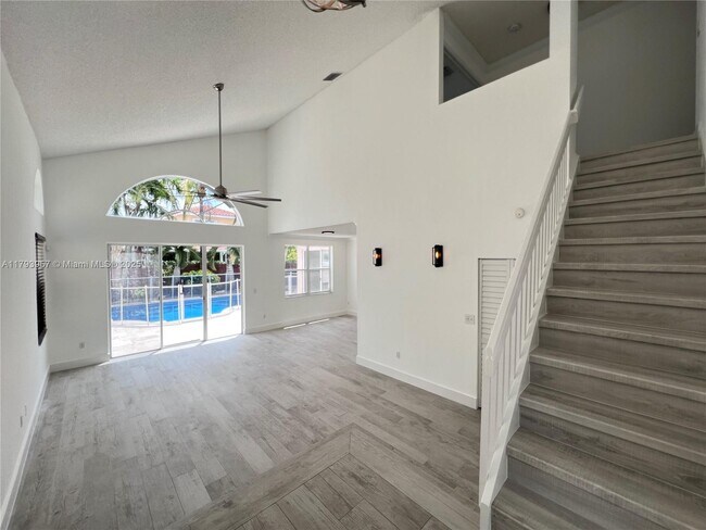 Foto del edificio - 725 NW 156th Ave