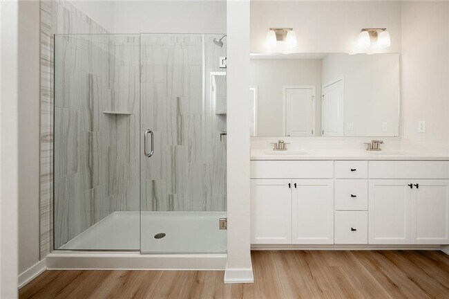 Building Photo - 3 Bedroom Townhome in West Des Moines