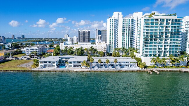 Foto del edificio - 7927 East Dr