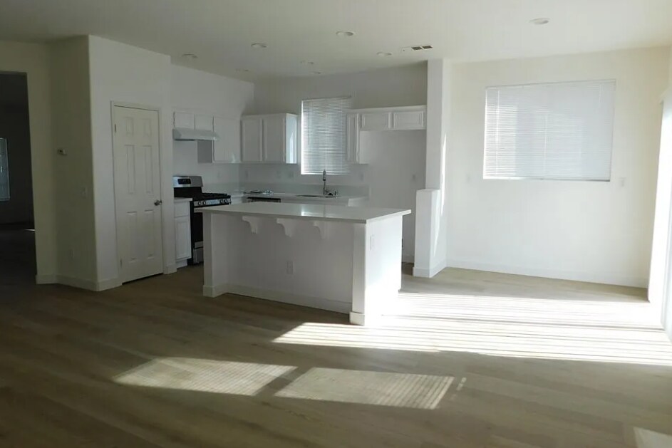 Foto del edificio - 11765 Winewood St