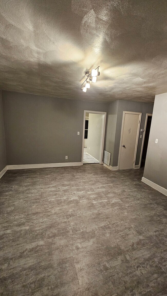 Foto del edificio - 1129 Forest Park Blvd NW