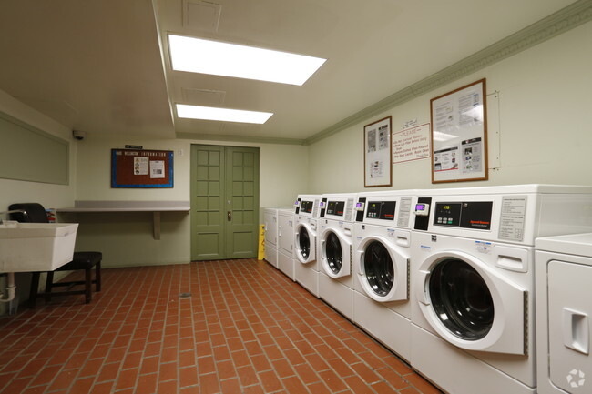 Laundry Room - Park Wellington Apartments