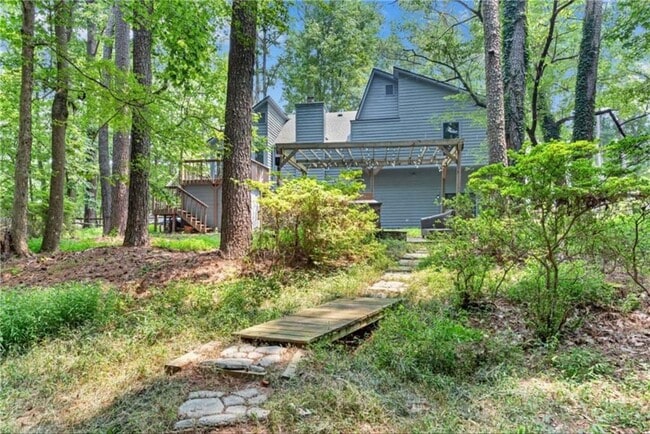 Building Photo - 5281 W Jones Bridge Rd