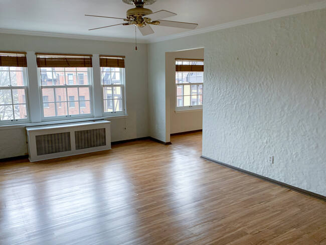Building Photo - 1211 Far Hills Ave