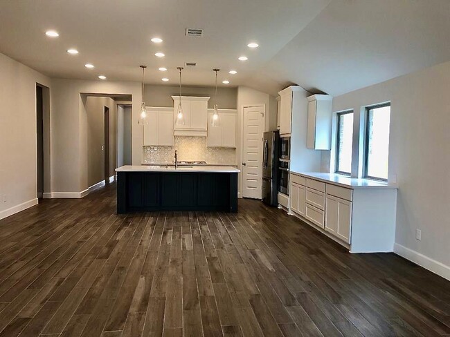 Building Photo - 1636 Laverne Mitchell st