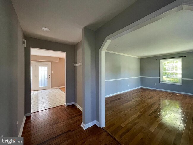 Building Photo - 106 Viewpoint Dr