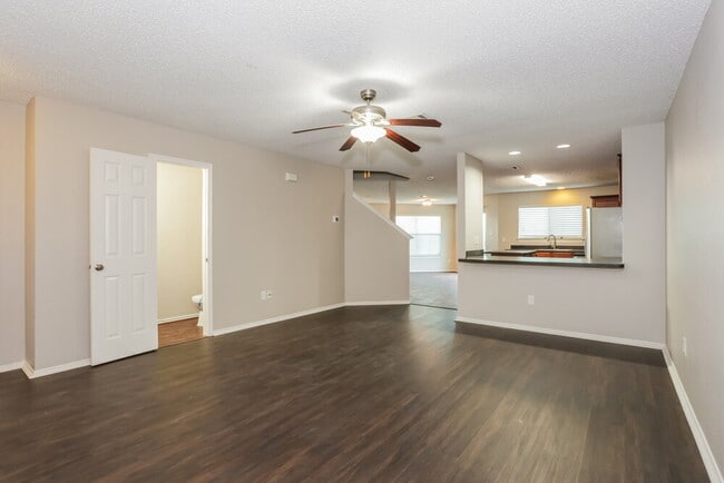 Building Photo - 9936 Sparrow Hawk Ln