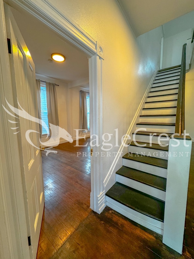Building Photo - Downtown Walla Walla 4 Bedroom Farmhouse with Modern Comforts $200.00 OFF 2nd MONTHS RENT!!!
