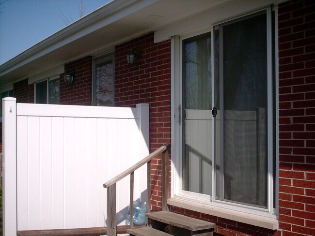 Foto del edificio - 4941 Stanley Ave