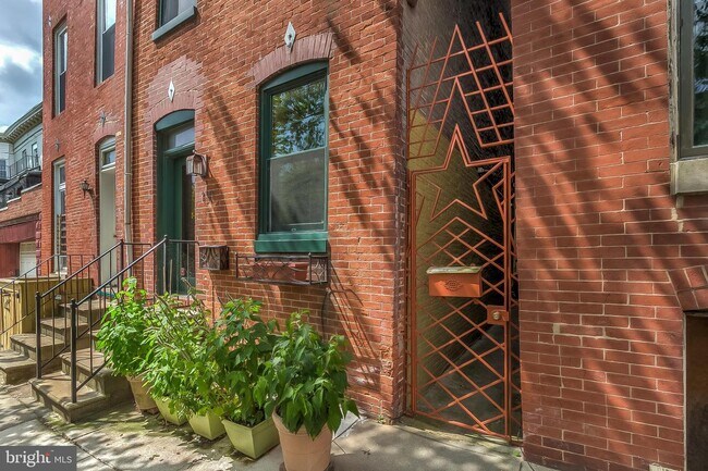 Building Photo - 130 S Washington St