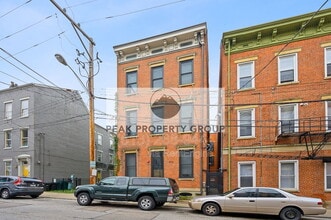 Building Photo - 515 E 12th St