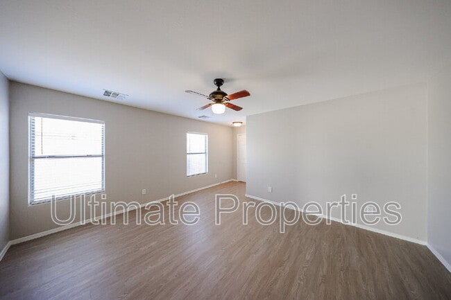 Building Photo - 21532 W Durango St
