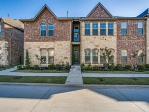 Building Photo - 1468 Arapaho Dr