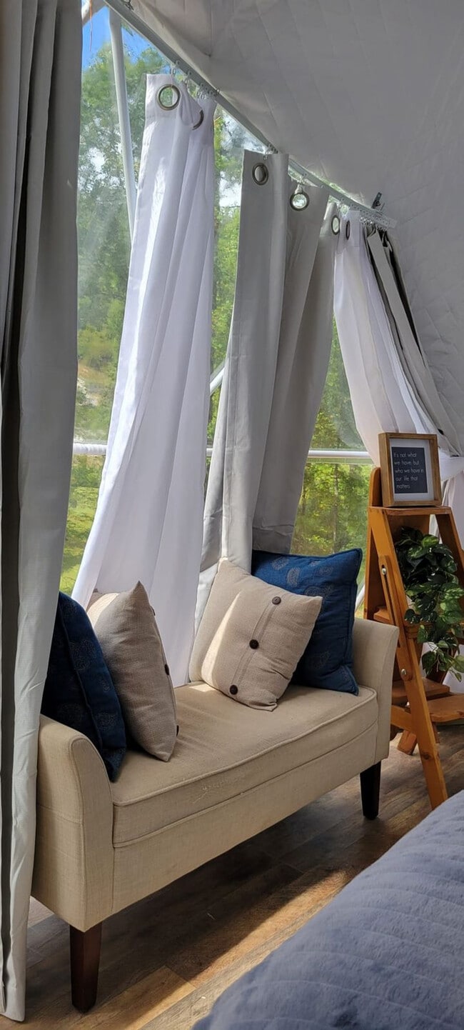 Foto del edificio - 98 Chestnut Cove Rd