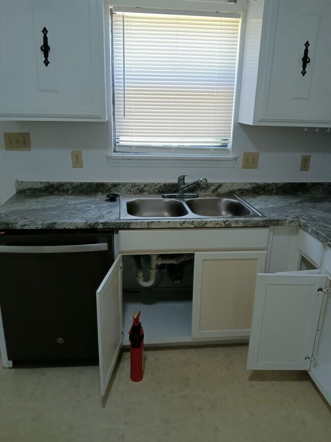 Foto del edificio - Darryl Drive Duplex