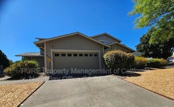 Building Photo - 619 Donner Ln