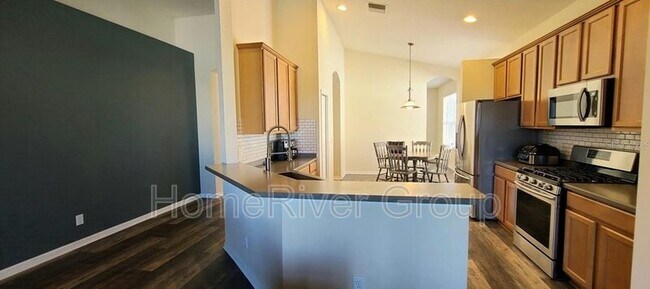 Foto del edificio - 5221 Clover Mist Dr