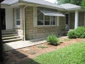 Building Photo - 218 S Hillsdale Ct