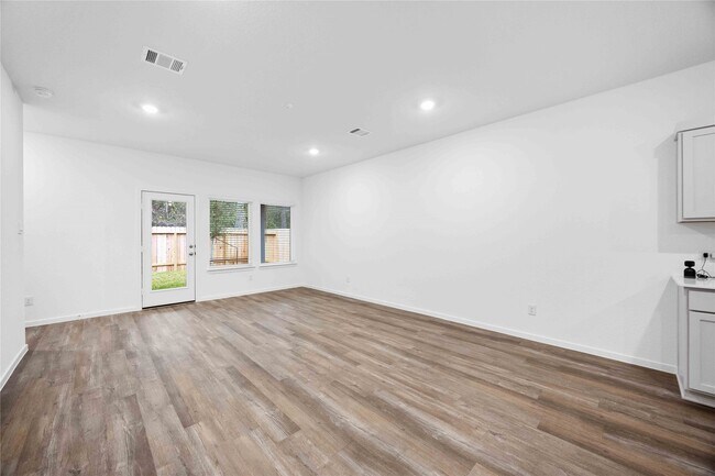 Building Photo - 510 Belle Spgs Ln