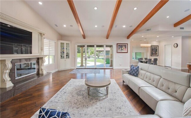 Foto del edificio - 27048 Triumph Ave