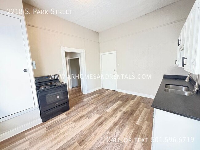 Foto del edificio - 2218 S Park St