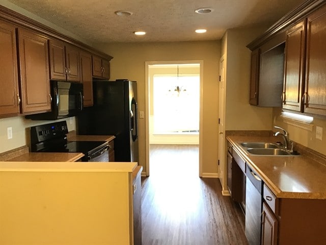 Building Photo - 809 Briargrove Dr