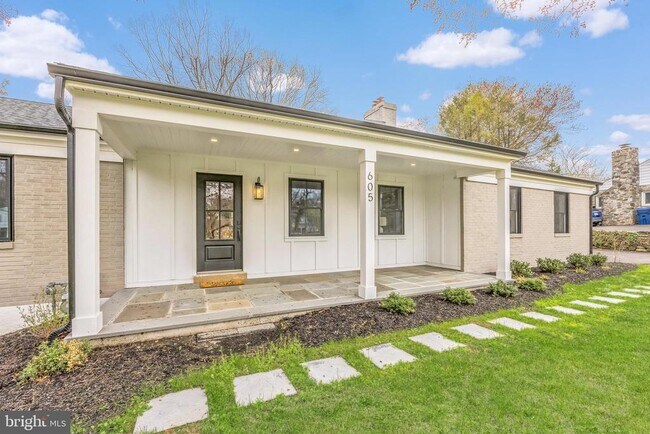 Building Photo - 605 Bowers Ln