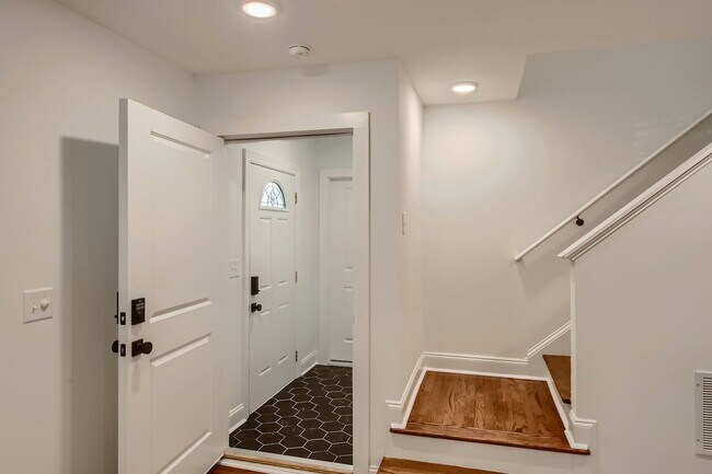 Foto del edificio - 406 S Columbia Dr