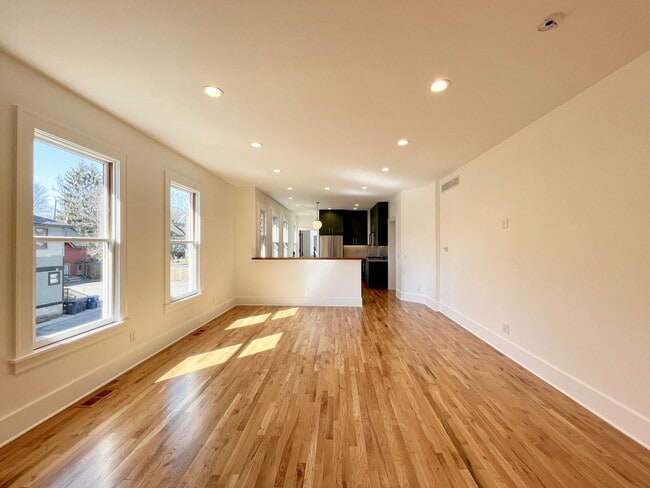 Foto del edificio - 237 Stuart Ave