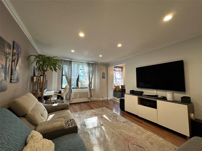 Foto del edificio - 19-37 79th St