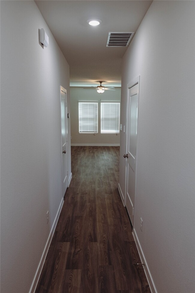 Building Photo - 211 Forest W St