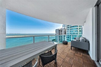 Building Photo - 2101 Brickell Ave