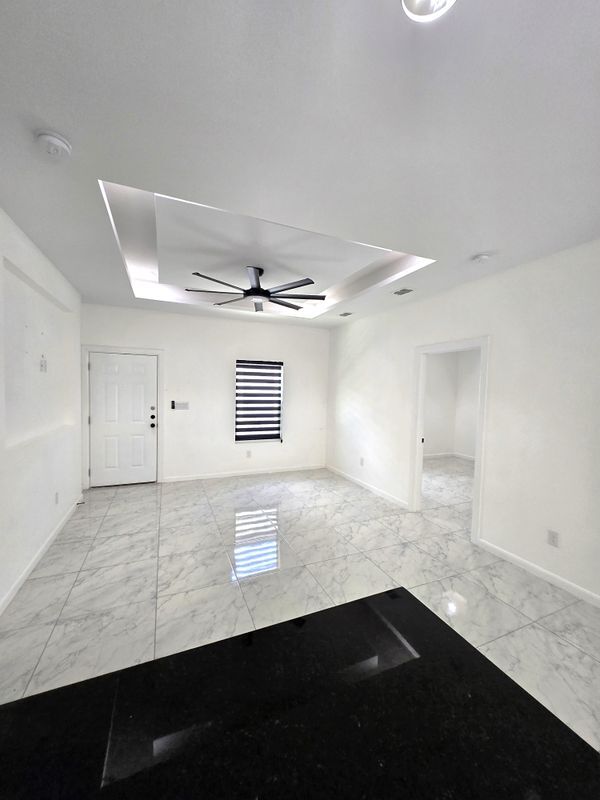 Foto del edificio - 1006 N Woodson Ave