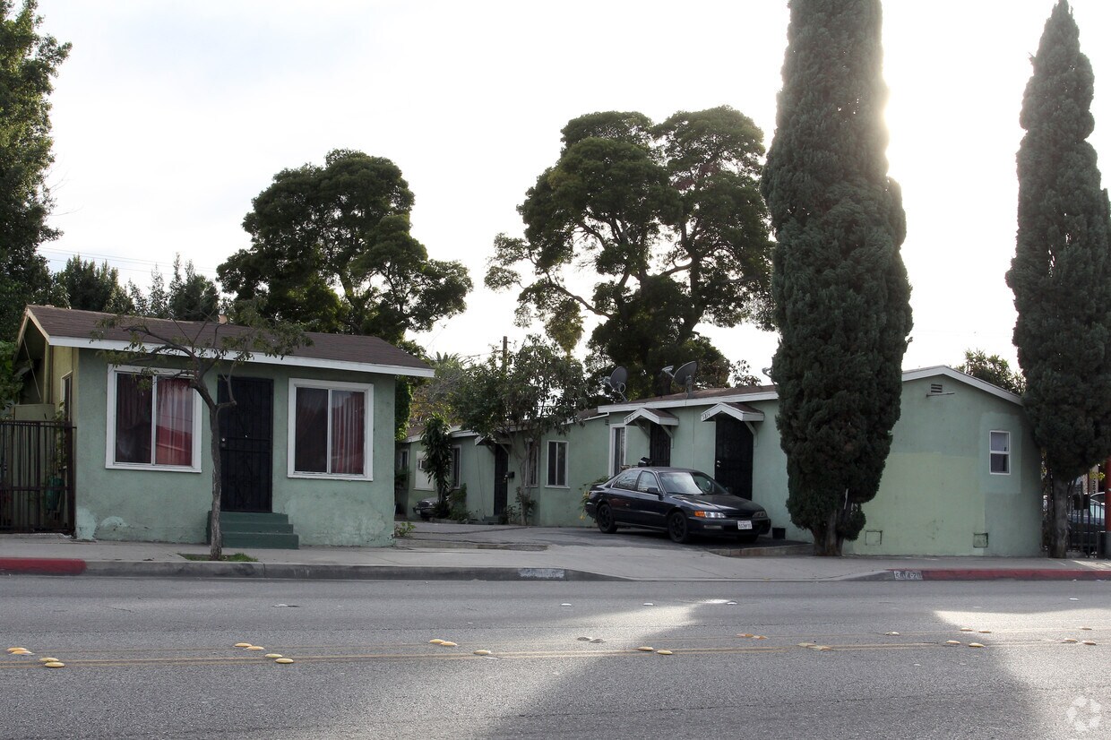 Primary Photo - 5814 Gage Ave