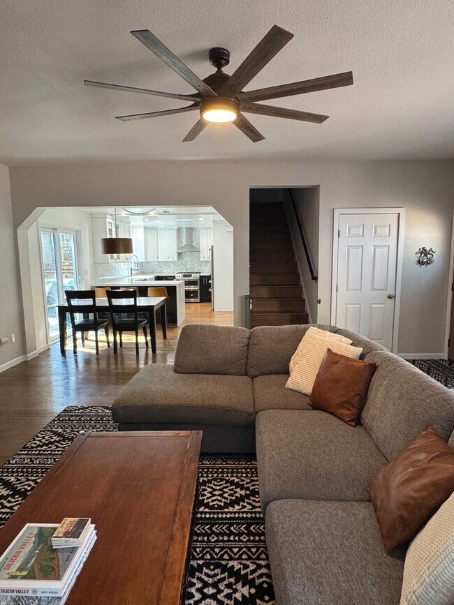 Foto del edificio - Spacious 4BR House in South Lake Tahoe